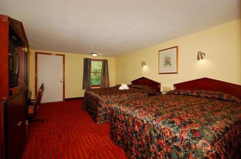 Captains Quarters Motel & Conference Center Истхам Екстериор снимка