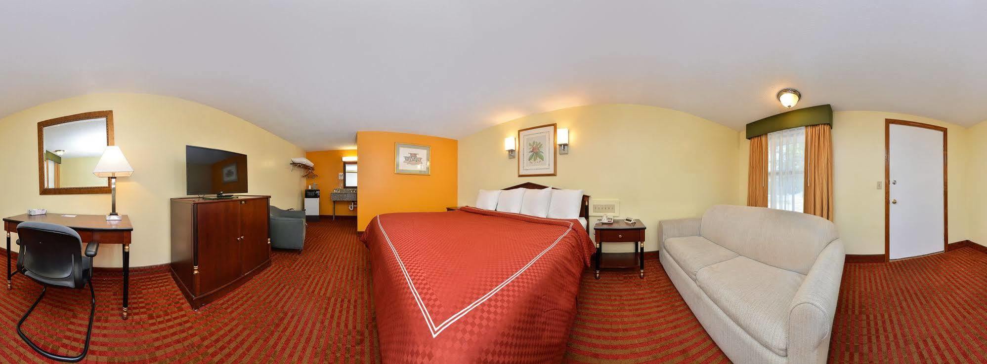 Captains Quarters Motel & Conference Center Истхам Екстериор снимка